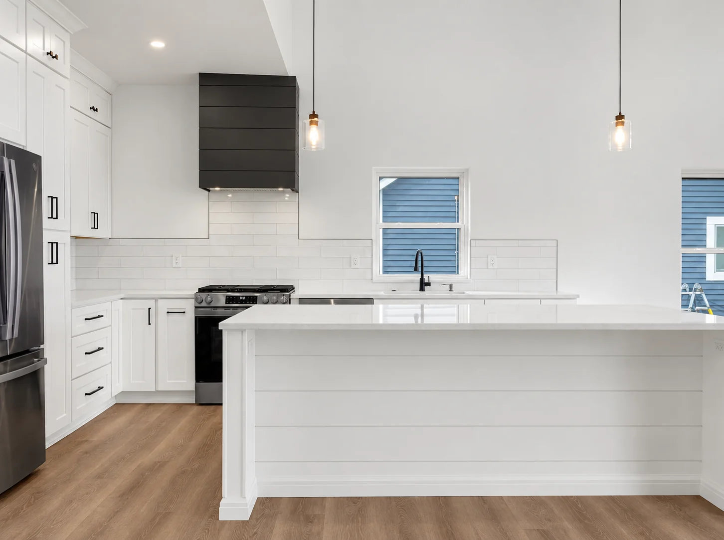AI-enhanced Shaker White project view