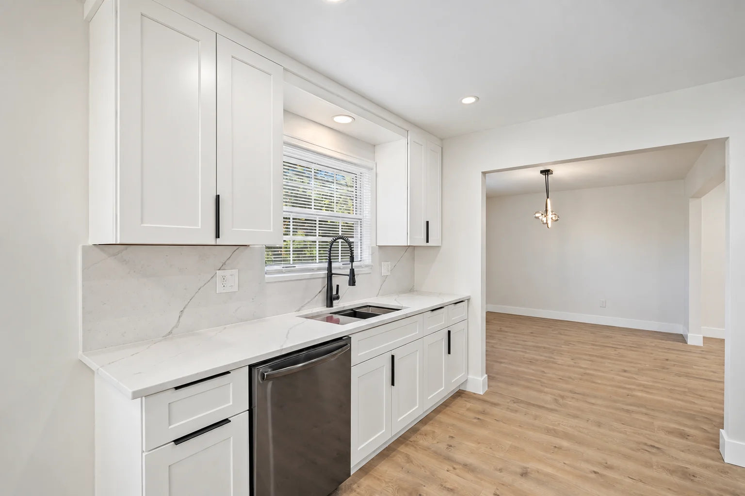 AI-enhanced Shaker White project view