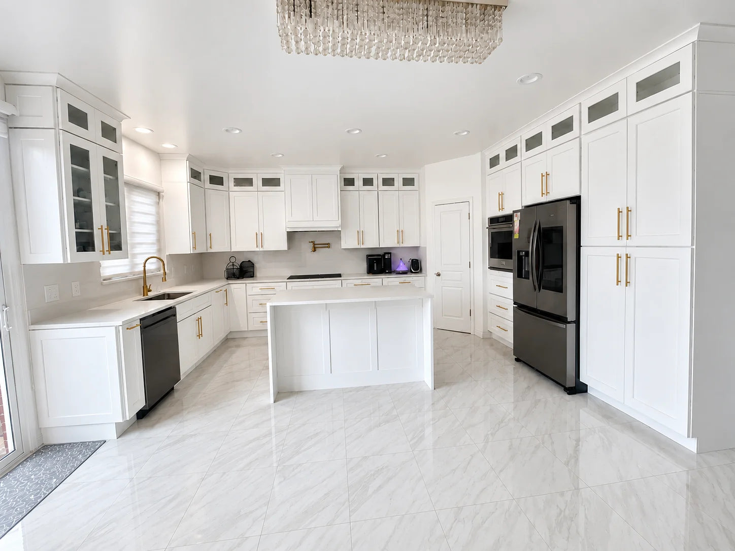 AI-enhanced Shaker White project view